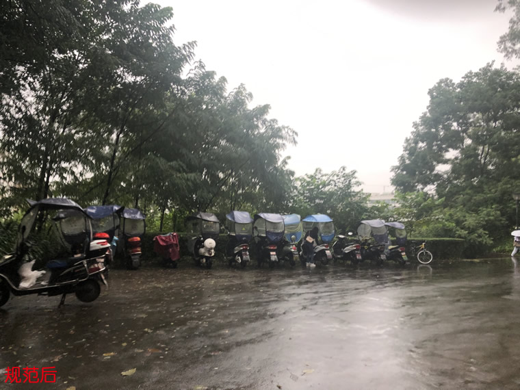 图书馆确保消防安全通道畅通