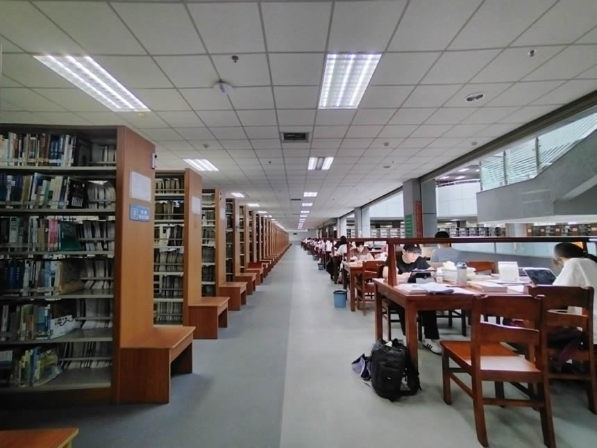 以读者服务为本 持续优化改善阅览环境