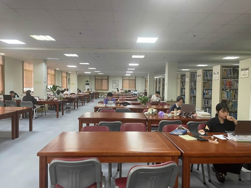 以读者服务为本 持续优化改善阅览环境