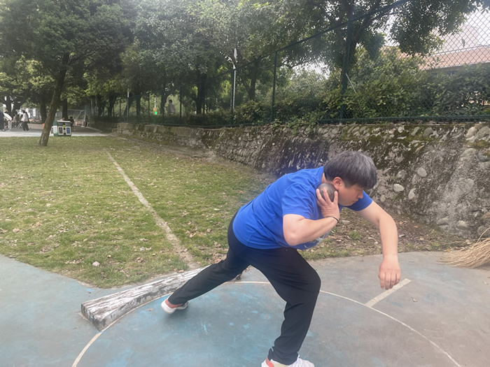 飒！运动会上图书档案人努力拼搏的身影