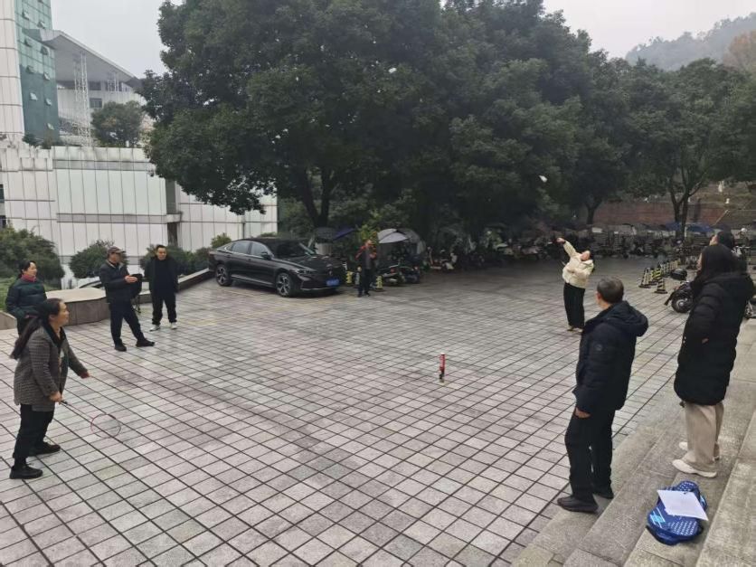 图书与档案馆分会举办“全民阅读、全民悦动” 迎新年主题活动